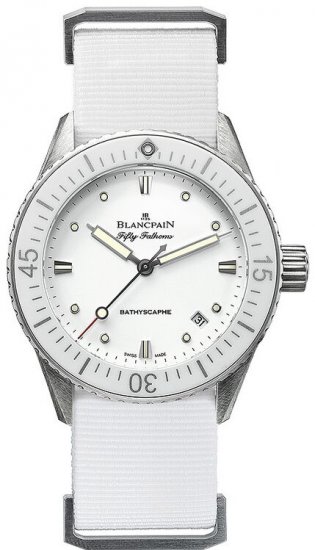 Réplique Blancpain Fifty Fathoms Bathyscaphe dames 5100-1127-NAWA Montre - Cliquez sur l'image pour la fermer